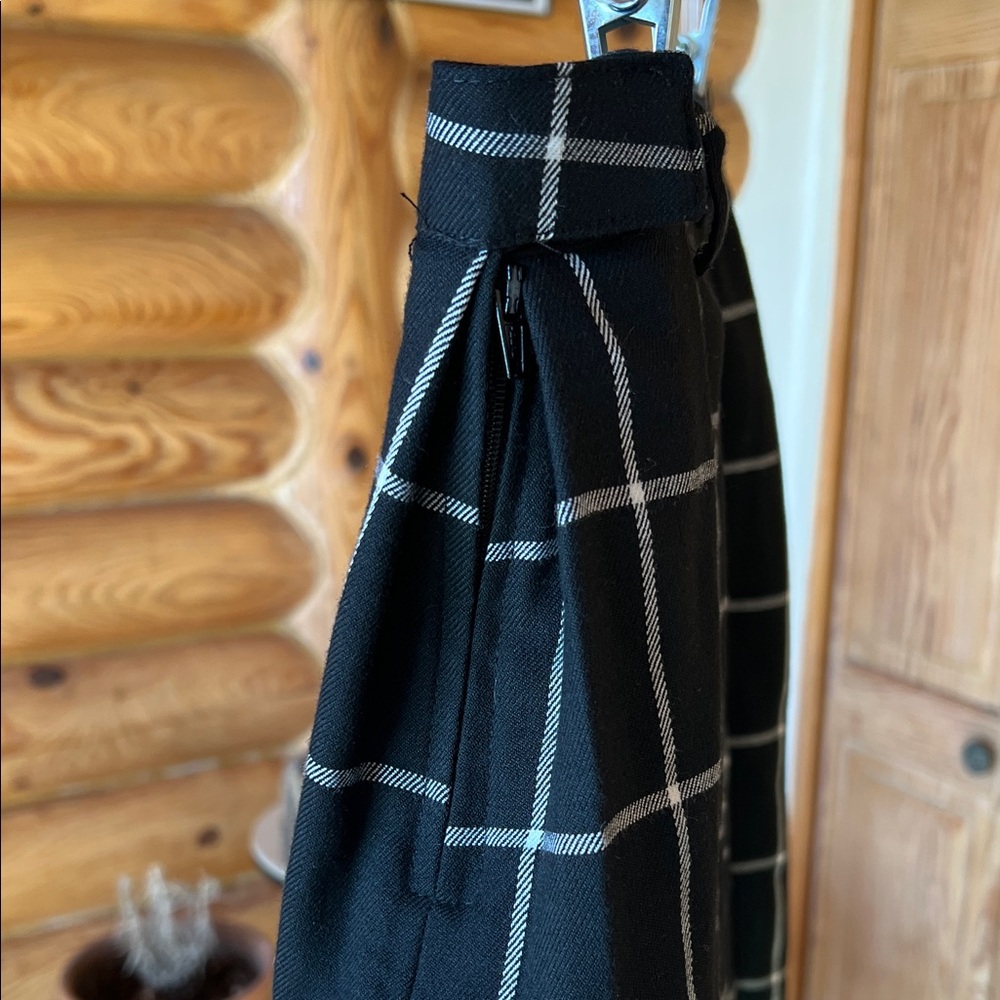 Hot Topic - Black and White Pleated Skirt - Size S - Picture 2 of 4
